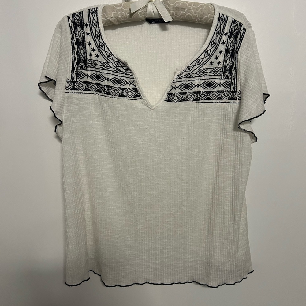 BloomChic White and Black Embroidered Bohemian Blouse